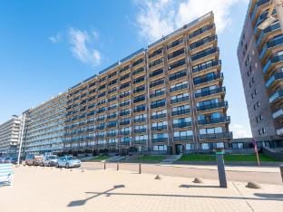 Apartment with sunny terrace and sea view Hotel in Middelkerke