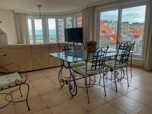 Apartment Nieuwpoort with Stunning Sea Views Hotel in Flanders