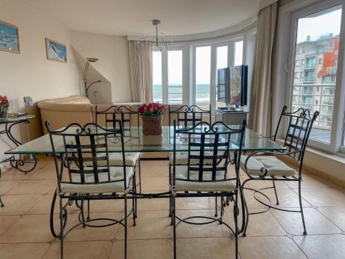 Apartment Nieuwpoort with Stunning Sea Views Hotel in Flanders