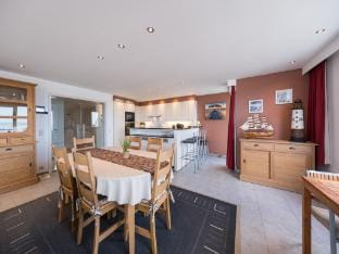 Apartment with frontal sea-views Hotel in Middelkerke