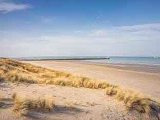 Quiet Getaway w Terrace Hotel in Middelkerke