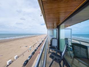 Modern studio with sea view and garage Hotel in Middelkerke