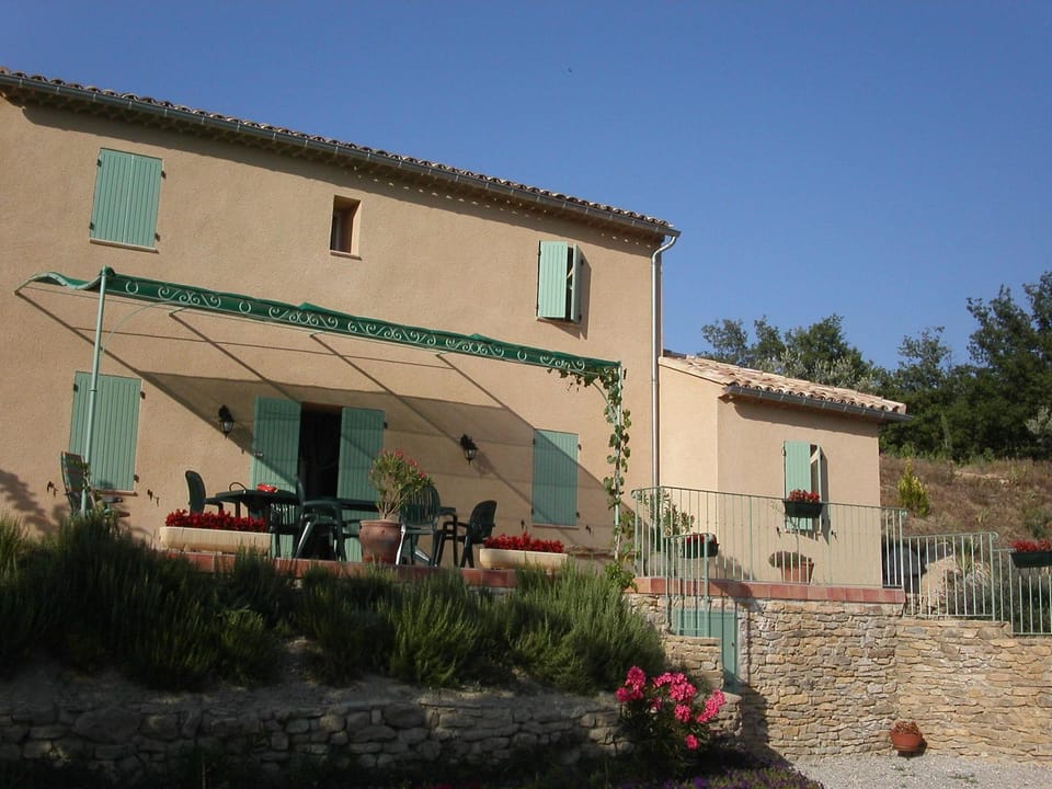 Beautiful Provencal farmhouse with private pool Hotel in Provence-Alpes-Côte d'Azur