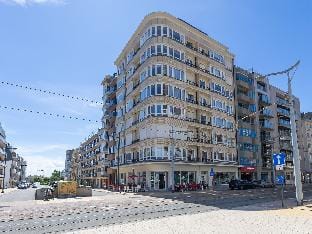 Apartment with beautiful sea-view Hotel in Middelkerke