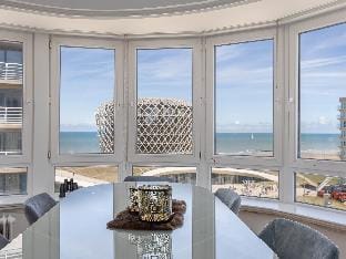 Apartment with beautiful sea-view Hotel in Middelkerke