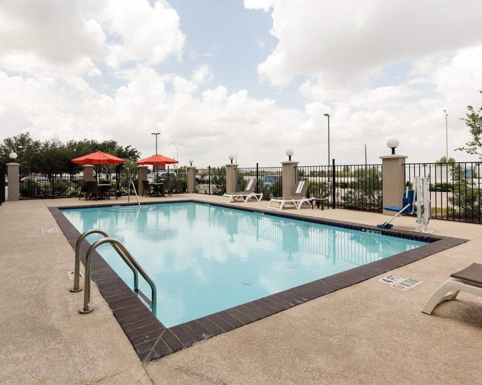 Comfort Suites near Westchase on Beltway 8 Hotel in Harris County
