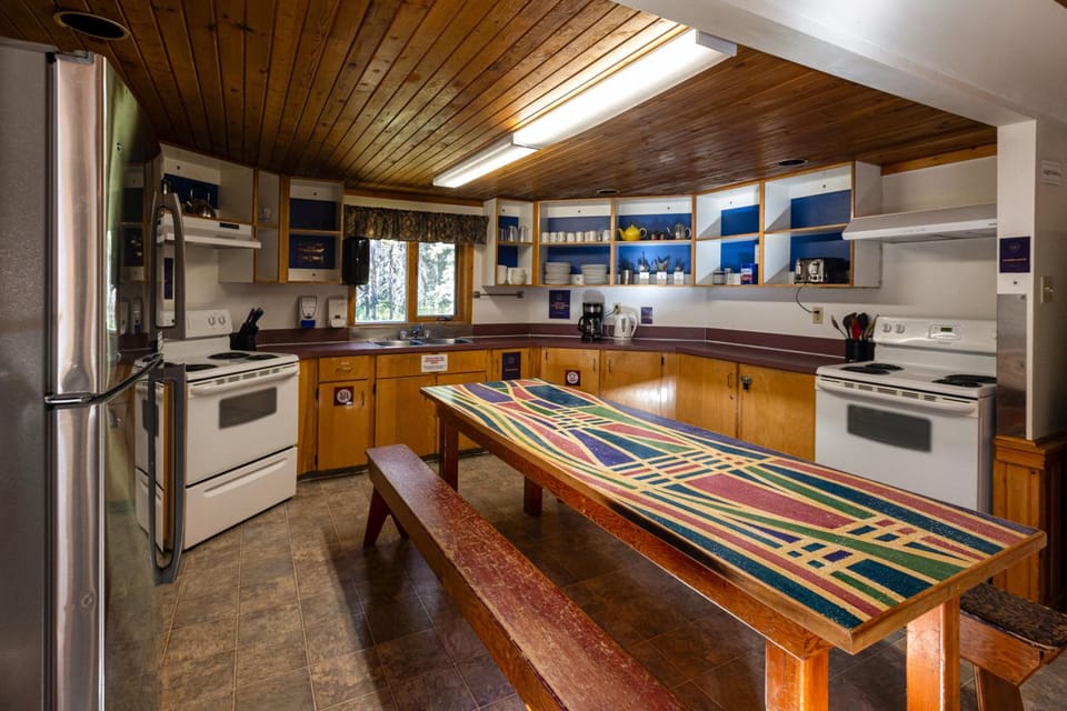 HI Castle Mountain - Hostel Hostel in Alberta