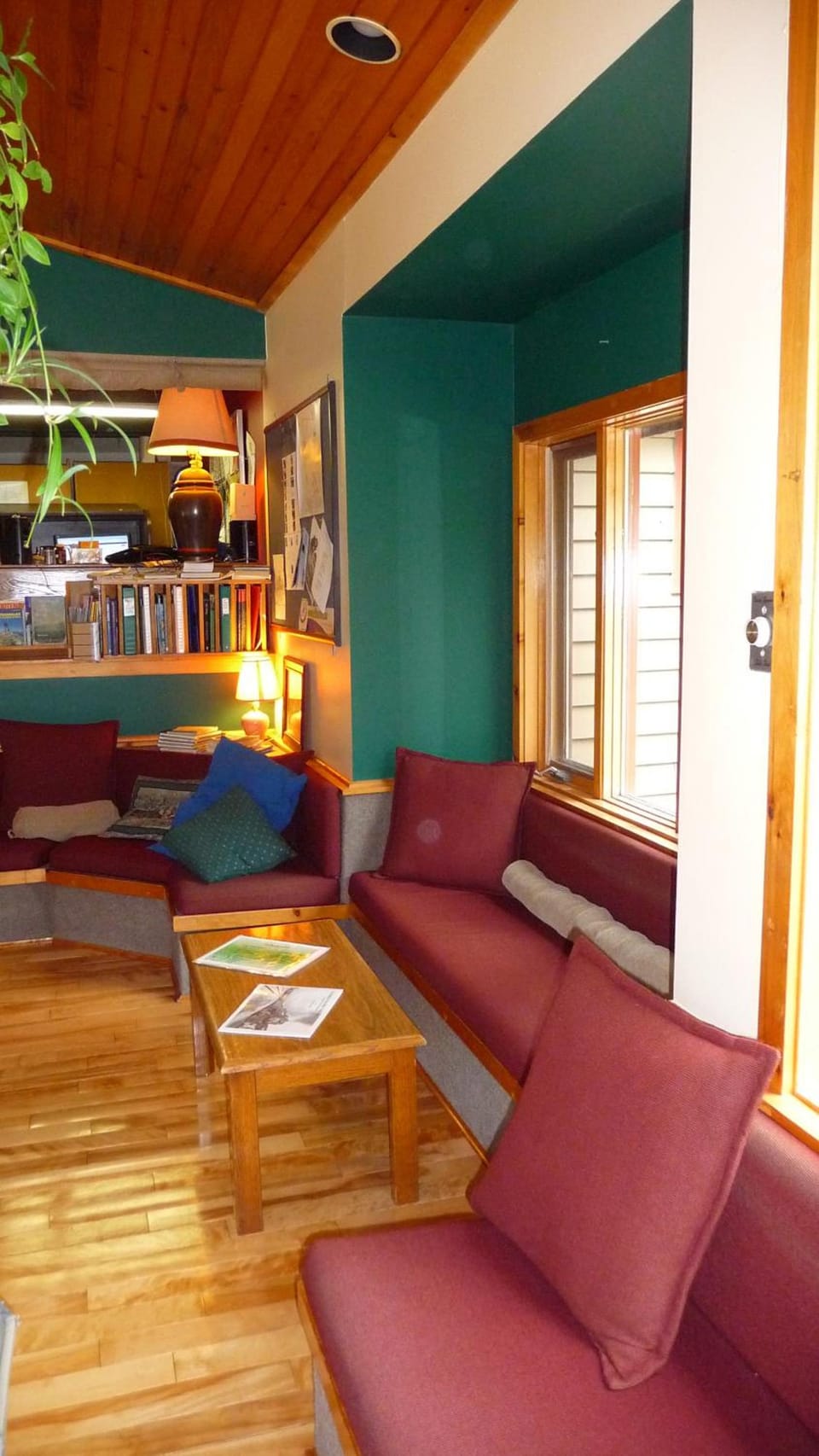 HI Castle Mountain - Hostel Hostel in Alberta