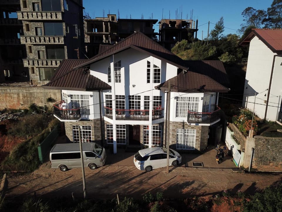 MISTHILL REST-LAVISH VILLA Hotel in Nuwara Eliya