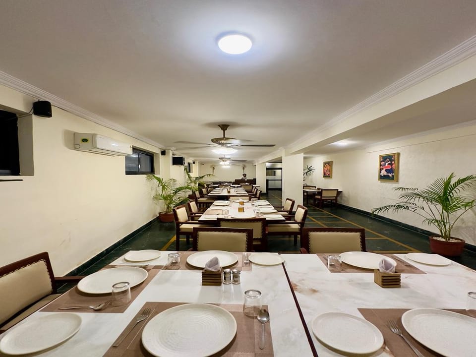 Hotel Himalaya Haridwar @ Har Ki Pauri Road Hotel in Uttarakhand