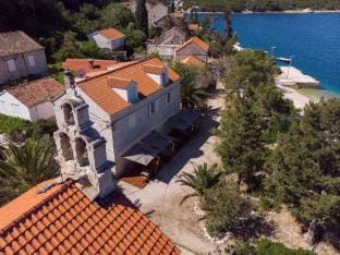 Vrnik Arts Club Hotel in Korčula