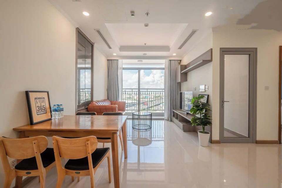 Hoa Tranh - Vinhomes Central Park Hotel in Ho Chi Minh City