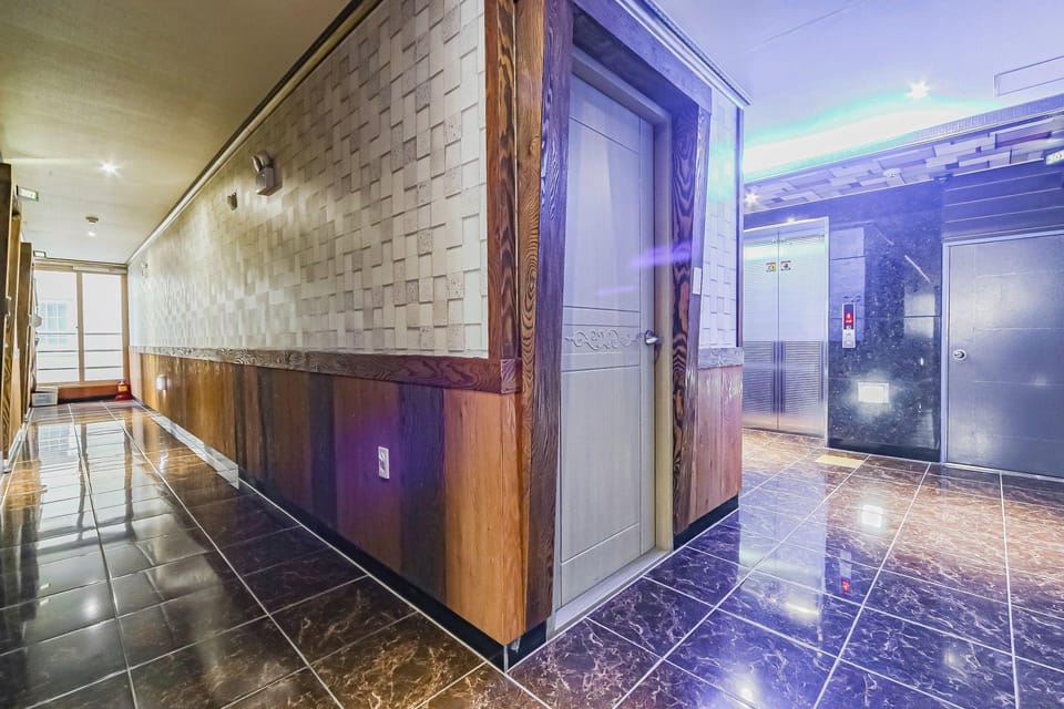 Hawaii Hotel Tongyeong Motel in South Korea