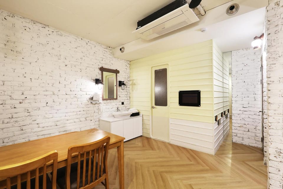 Hotel The Designers Jongno Motel in Seoul