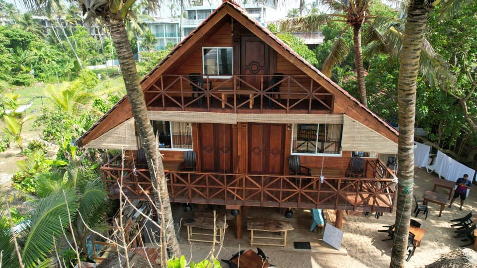 Sea Goggle Rest Resort Hotel in Mirissa