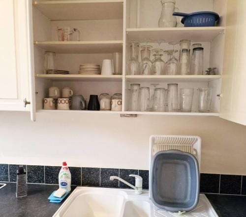 Tradesmen Inn 3-br 6-beds & Gated Parking Hotel in Norwich