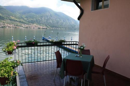 Albergo Ristorante Punta Dell'Est Hotel in Province of Brescia