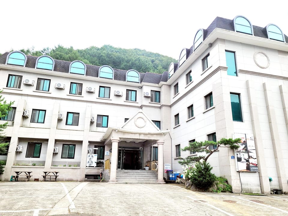 Seorak Bloominghill Hotel in South Korea