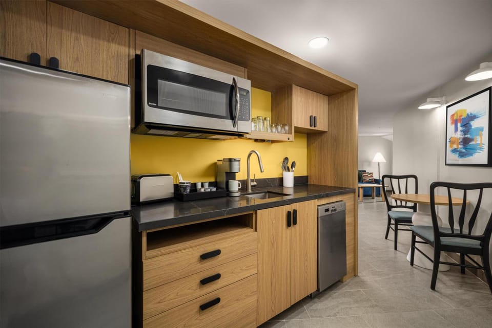 Ocean Reef Suites Hotel in Kill Devil Hills