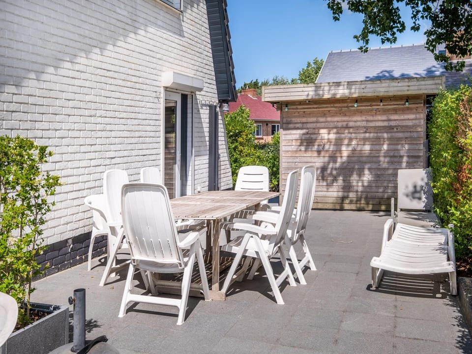 Villa in Koksijde with Sunny Terrace Hotel in Koksijde