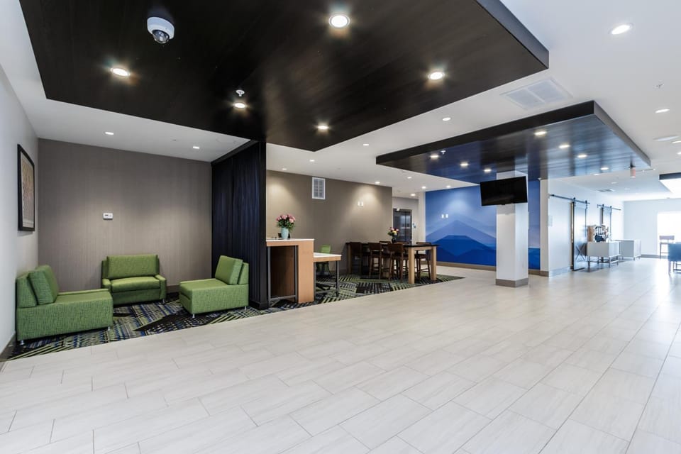 Holiday Inn Express and Suites- South Bend Casino By IHG Hotel in South Bend