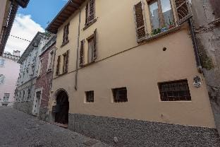 Residence Orti 18 by Wonderful Italy Hotel in Salo