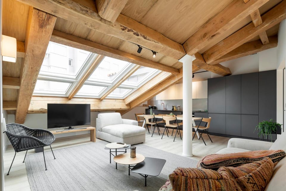 Shared lounge/TV area