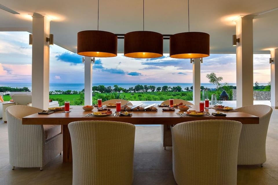 Deep Blue Villa Hotel in Bali