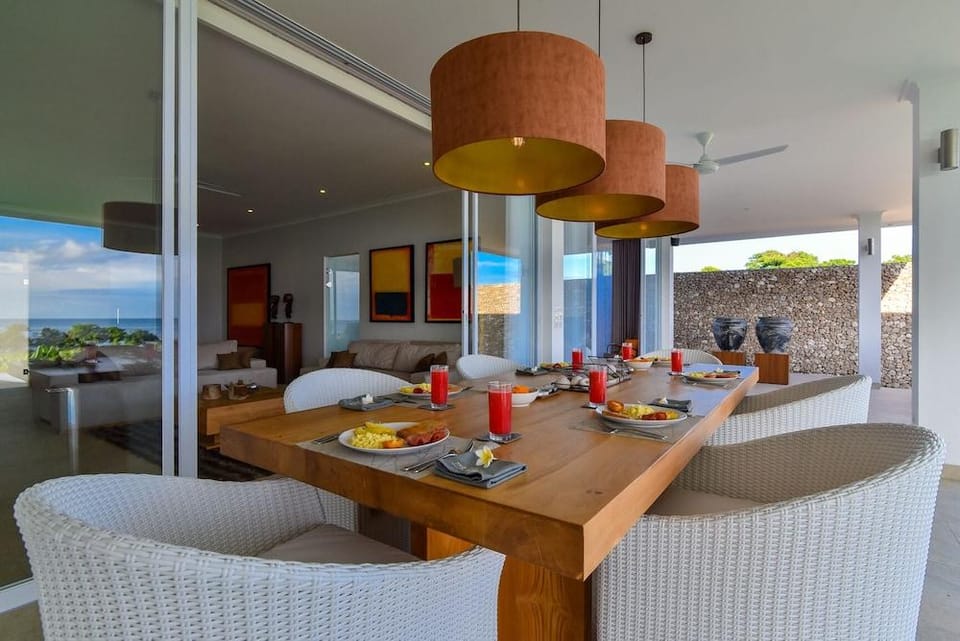 Deep Blue Villa Hotel in Bali