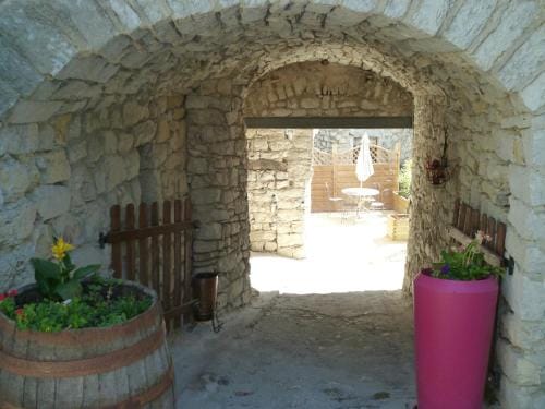 Mas les Dolmens Chambres et table d'hotes Hotel in Provence-Alpes-Côte d'Azur