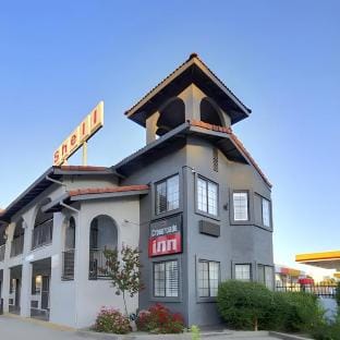 Crossroads Inn - Downtown Sacramento Motel in Sacramento