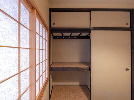 Uzushio - Self Check-In Only Hotel in Osaka