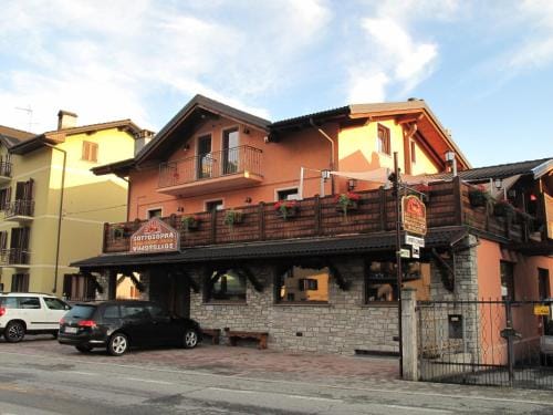 Sottosopra Alps Apartments & Rooms Ski & Bike room Hotel in Aosta
