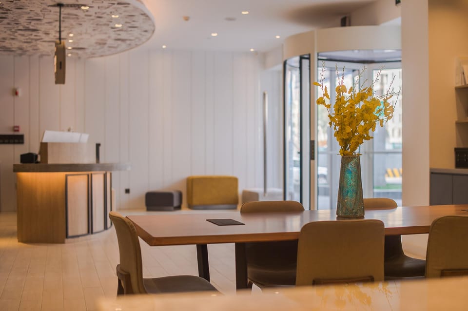 Hanting Premium Hotel Chengdu Yushuang Road Metro Station Hotel in Chengdu