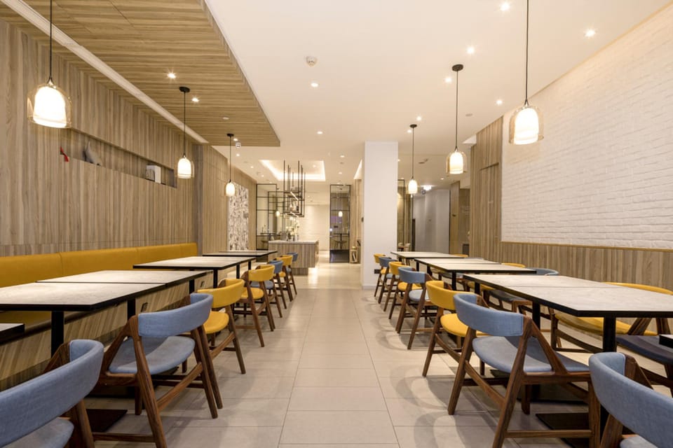Hanting Premium Hotel Chengdu Yushuang Road Metro Station Hotel in Chengdu