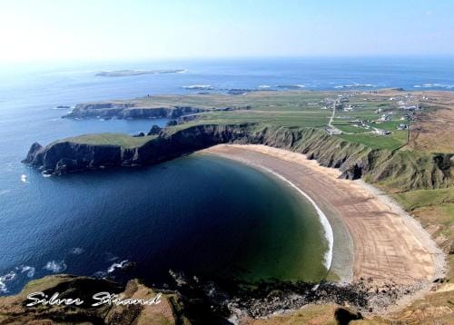 John Eoinin's Bar and accommodation Hotel in County Donegal