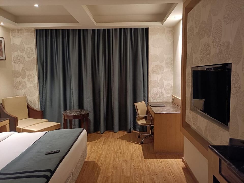 HOTEL V Hotel in Lucknow
