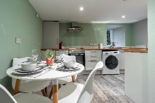 Broom Cottage   Hotel in Lanark