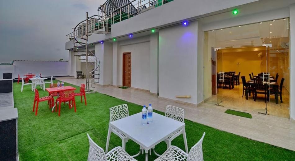 Maya The Forest Resort Hotel in Uttarakhand