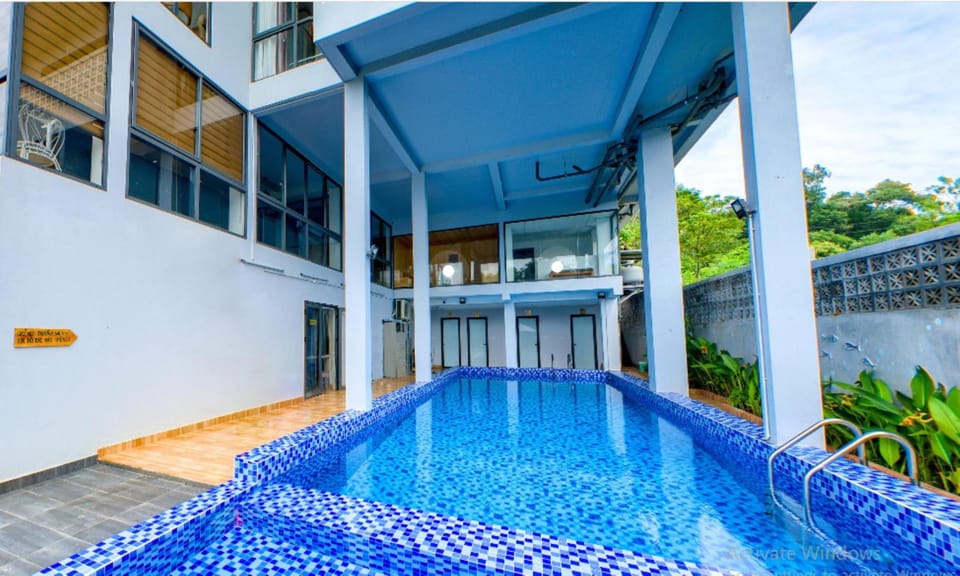 Swimming pool
