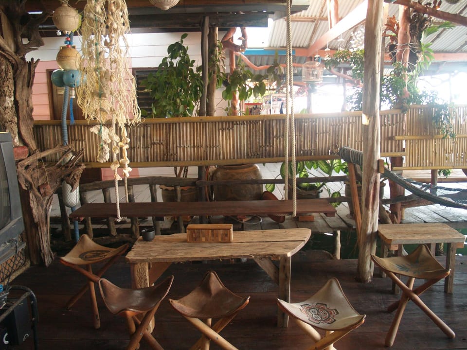 Peacock Hostel Hostel in Sala Dan