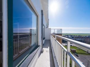 Penthouse with sunny terrace Hotel in Middelkerke