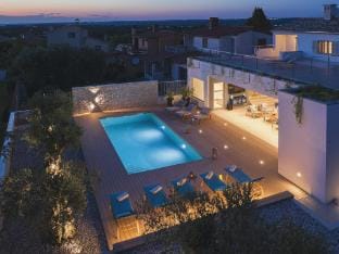 Villa in Stinjan with Pool and Sea View Hotel in Varoš