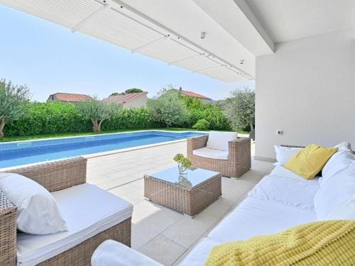 bedroom villa near Split with pool Hotel in Šibenik-Knin County, Croatia