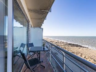 Apartment on the 6th floor with sea view Hotel in Middelkerke