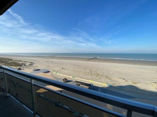 Apartment in Nieuwpoort with Stunning Sea Views Hotel in Koksijde