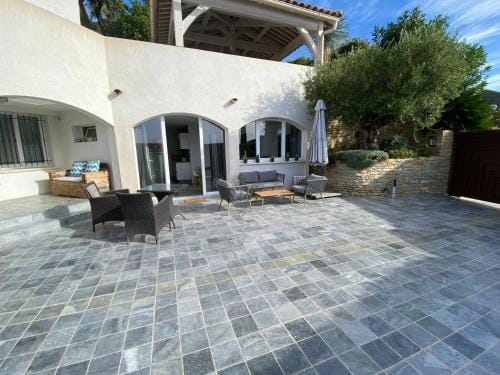 Appartement prive a la Villa Paradis de Valcros Hotel in La Londe-les-Maures