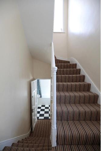 LORD MERIT GUEST HOUSE KING'S CROSS GRAYS INN ROAD Hotel in London Borough of Islington