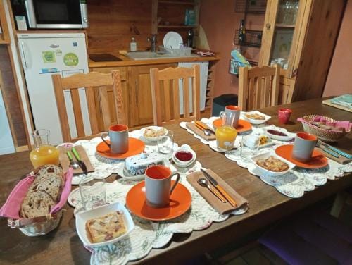 Noyers du Soleil, Chambre d'hote avec petit dejeuner a proximite de Gap Hotel in Provence-Alpes-Côte d'Azur