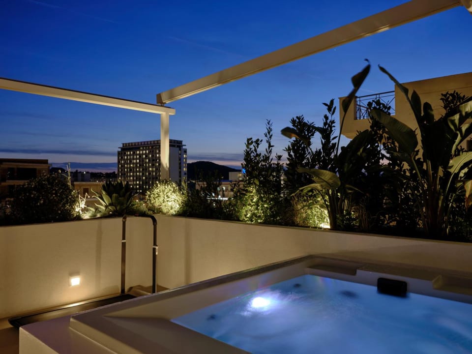 Bond Smart Living Suites Hotel in Chalandri